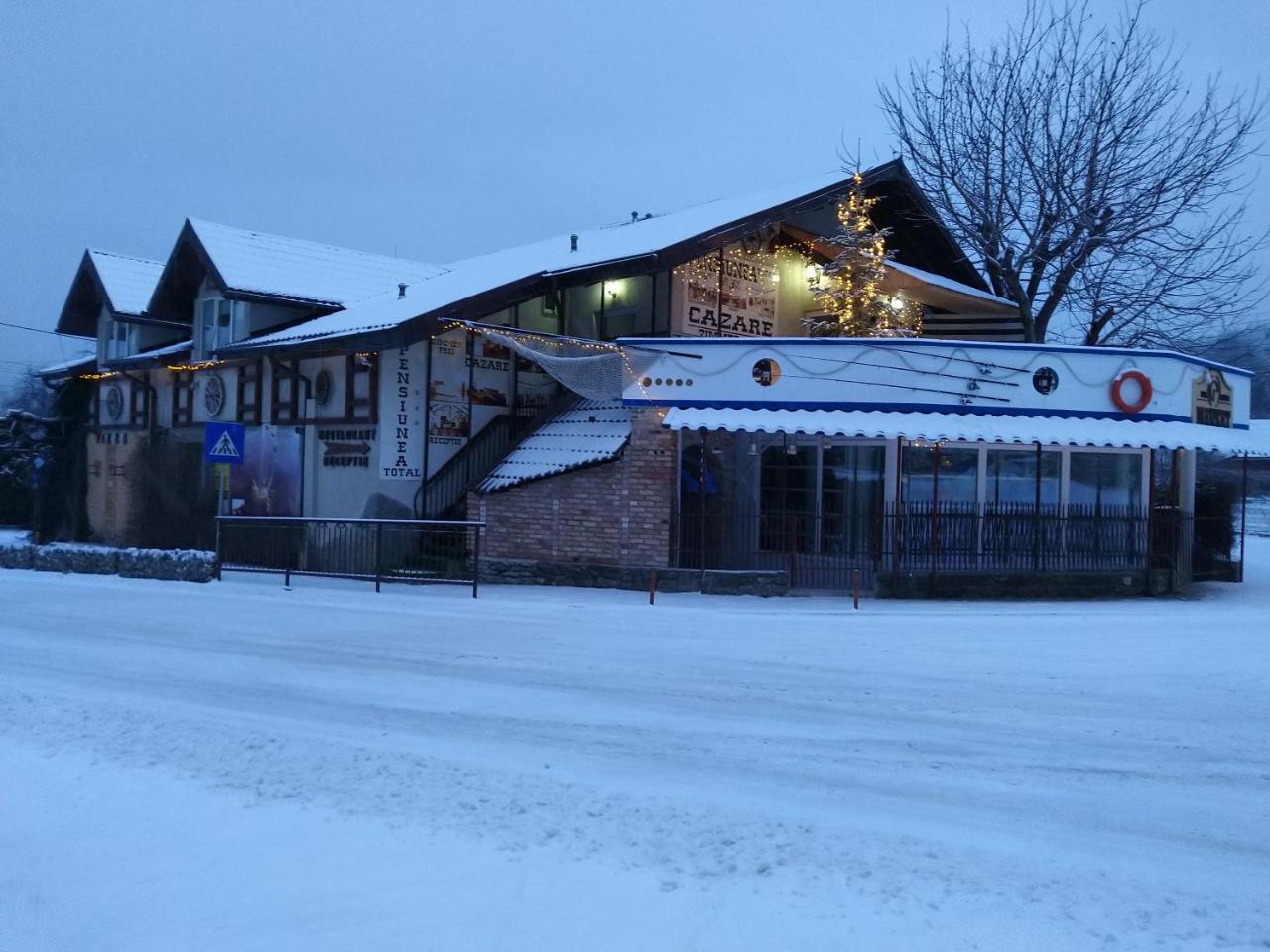 Pensiunea Total Din Ceahlău Exteriér fotografie